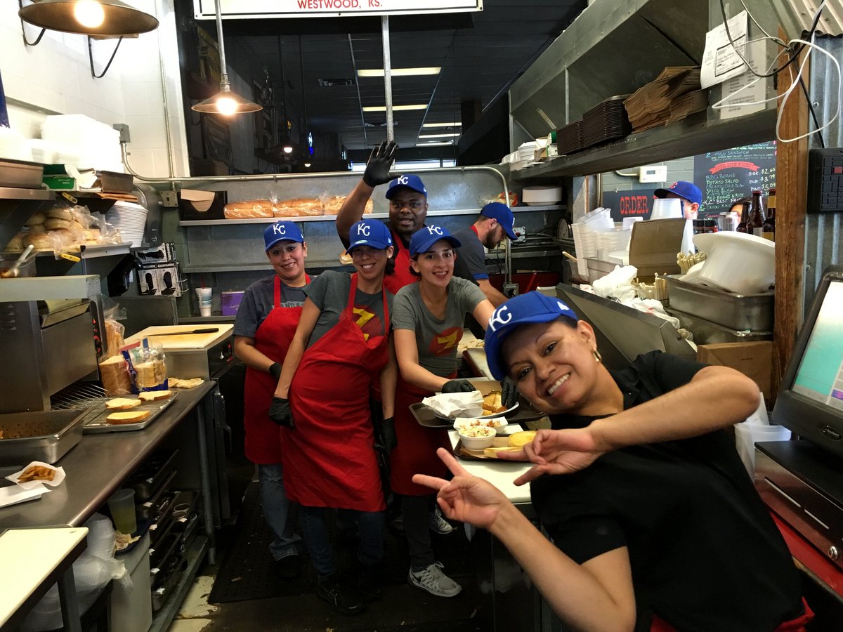 joeskc's tweet photo. #CapsOn #LetsGoRoyals https://t.co/T71AgiADhC