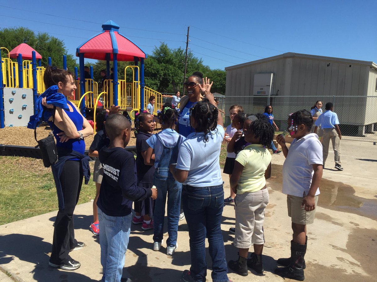 HolmquistES's tweet photo. More pics from #FieldDay #HMQ2nd. Thanks Block Team for a great day! #HMQ1516 https://t.co/INITpHzmGW