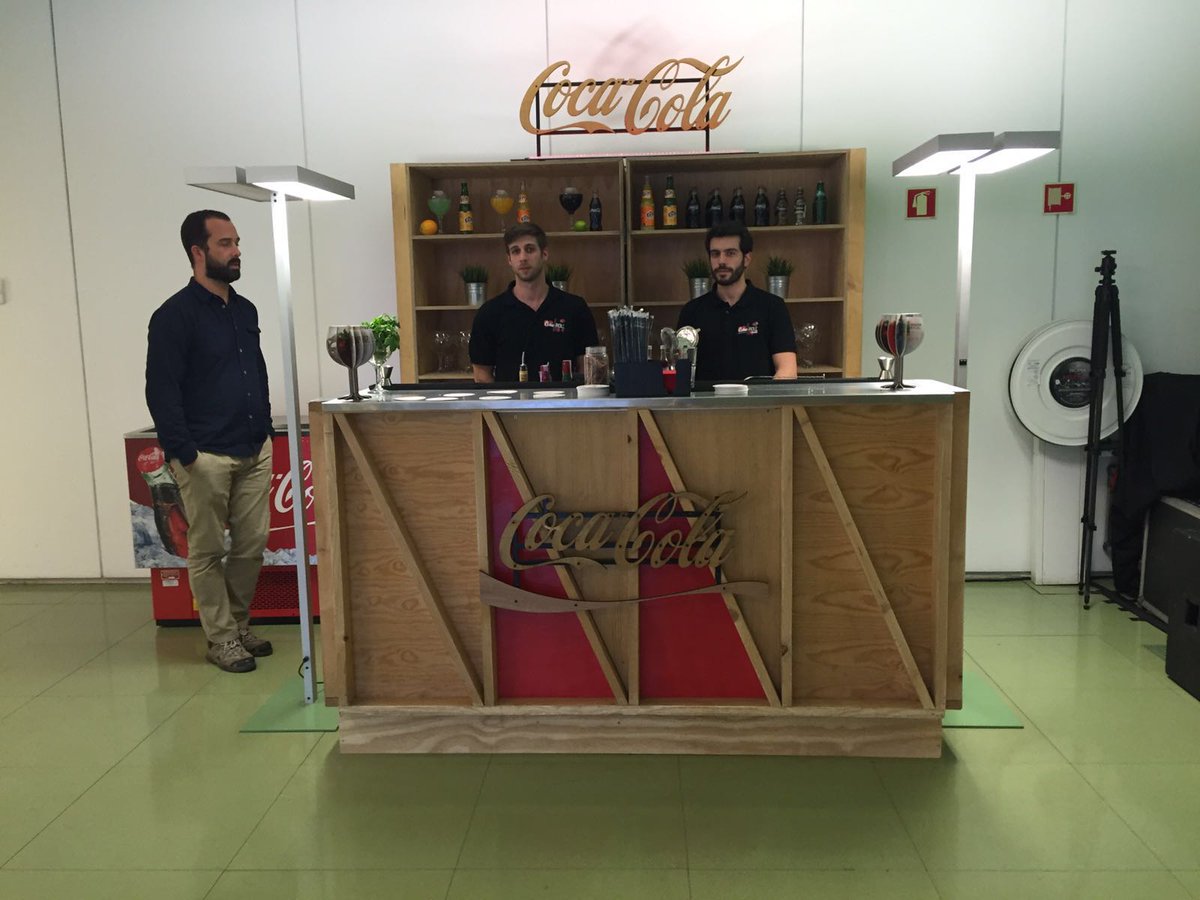 CocaColaCo_es's tweet photo. La colección de arte de #CocaCola llega por 1.ª vez a Lisboa apoyando el talento de artistas españoles y portugueses https://t.co/ZfabKfDoOH
