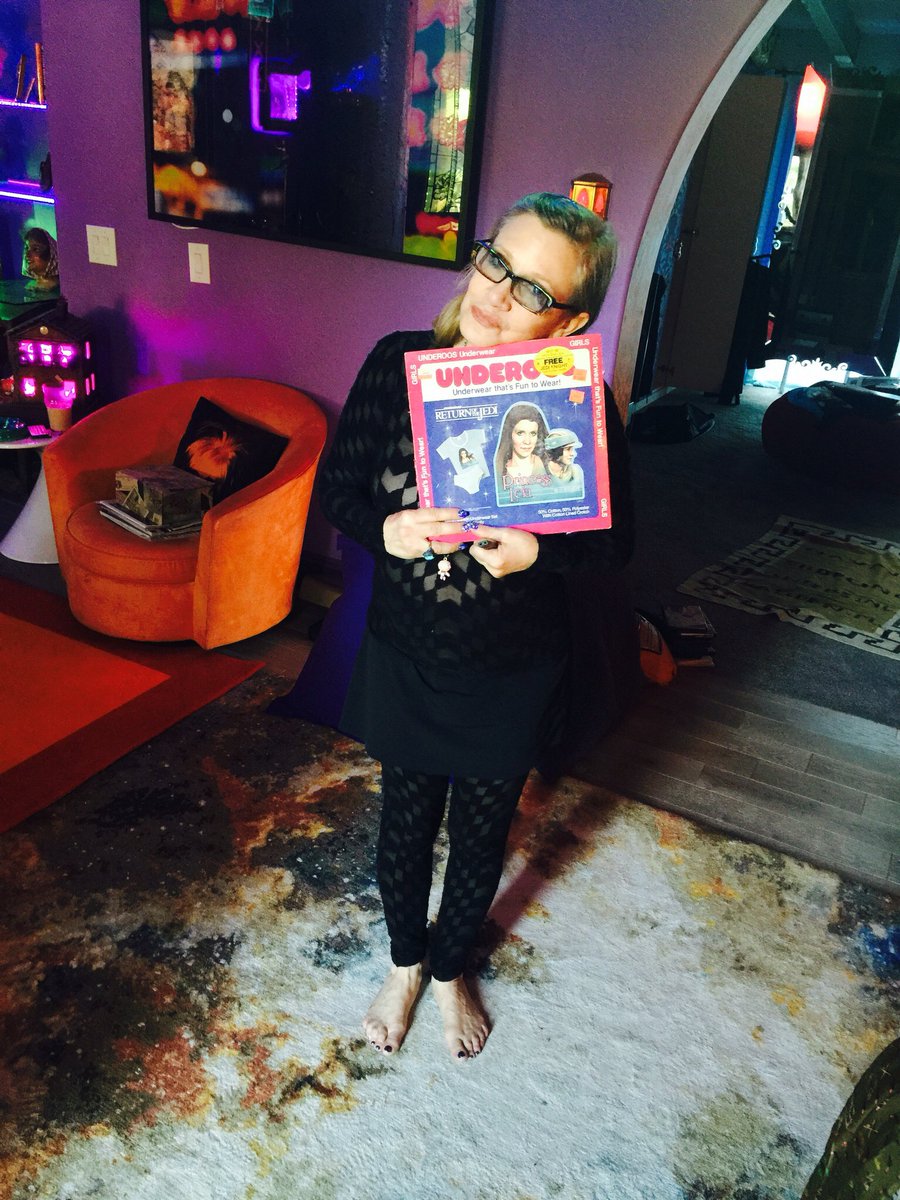 carrieffisher's tweet photo. btw I hate that pick about 3️⃣tweets dwn⬇️Please make it go away. I'll follow U2the end ofENDOR where underwear🌱⛎👢📧💲 https://t.co/P76mmanFch