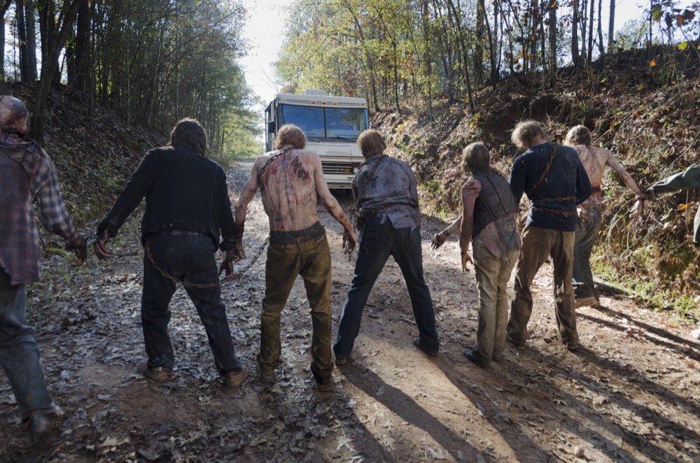 JillHarris69's tweet photo. Back on the chain gang.
#TWD #SeasonFinale #Episode616
#LastDayOnEarth
Photos by #GenePageAMC https://t.co/tIceGYntWT