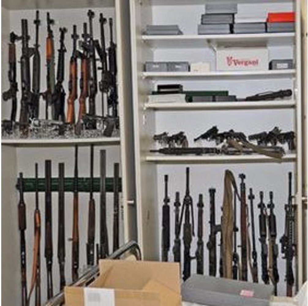 .<a href="/shizzmcnaughty/">🍀</a> drops "Big 44 Riddim" grmdaily.com/video/shizz-mc…