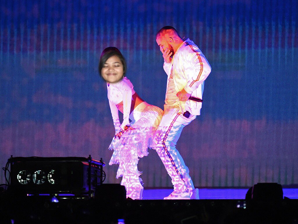 thekingcaleb1's tweet photo. Happy Birthday Deesh #ovofam #GF1 @bunnydisha https://t.co/jqeQWTqpGr