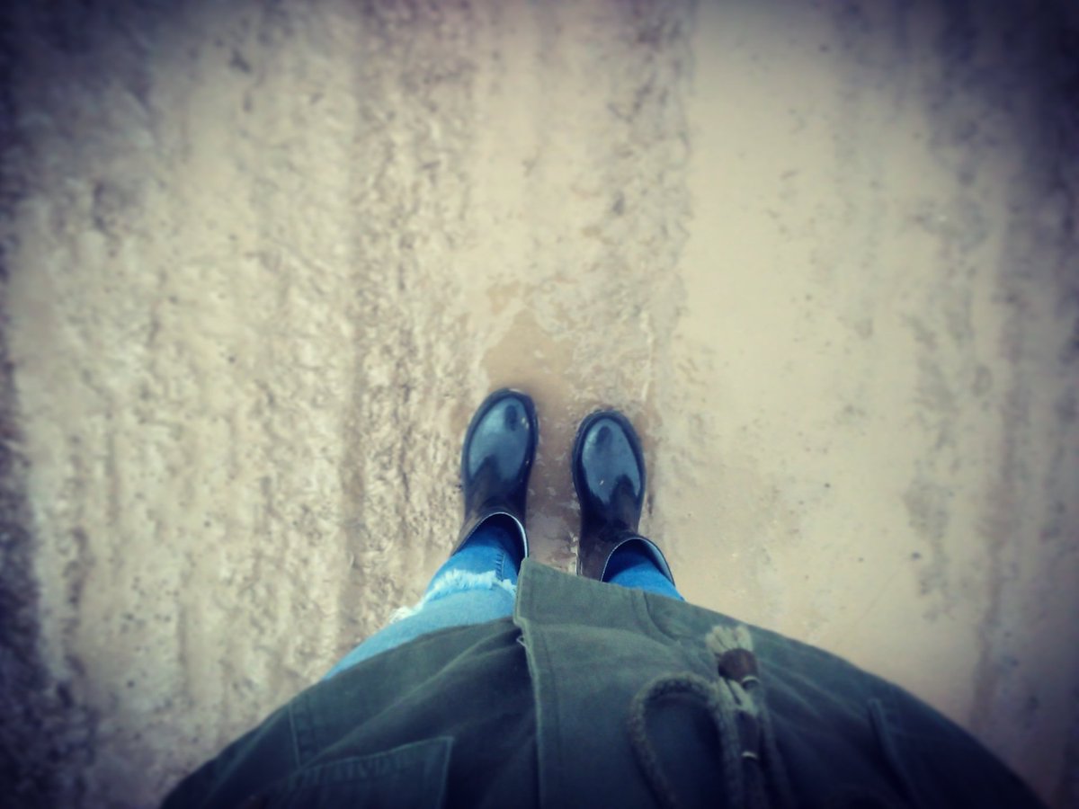 ChofiHerrera's tweet photo. Volviendo a la infancia! #BotitasDeLluvia :) https://t.co/j0lKDAey4h