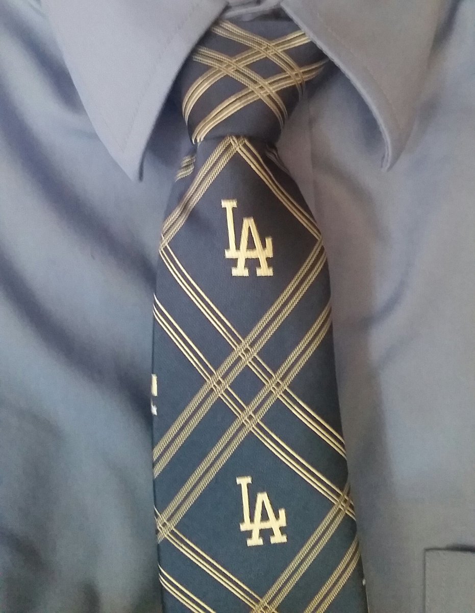 mattbrown1575's tweet image. Can't wear #CapsOn at the office but I got my @Dodgers #TieOn Go Dodgers #OpeningDay #OpeningDayShouldBeAHoliday