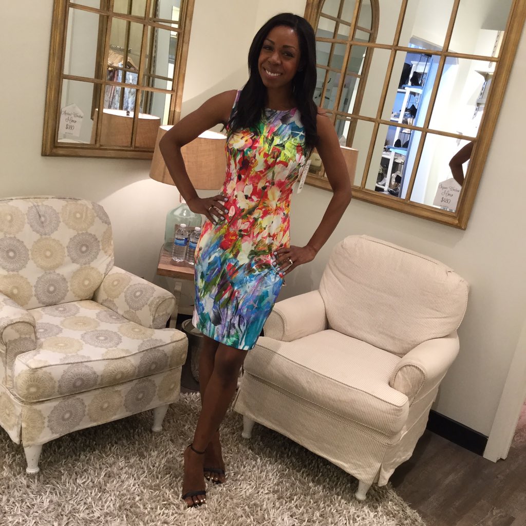 shepherdspick's tweet photo. #FloralFashion #StyleDomination Ottawa blogger Dominique modelling in our #JosephRibkoff show @ShepherdsFashionWeek https://t.co/PmID5TNjzJ