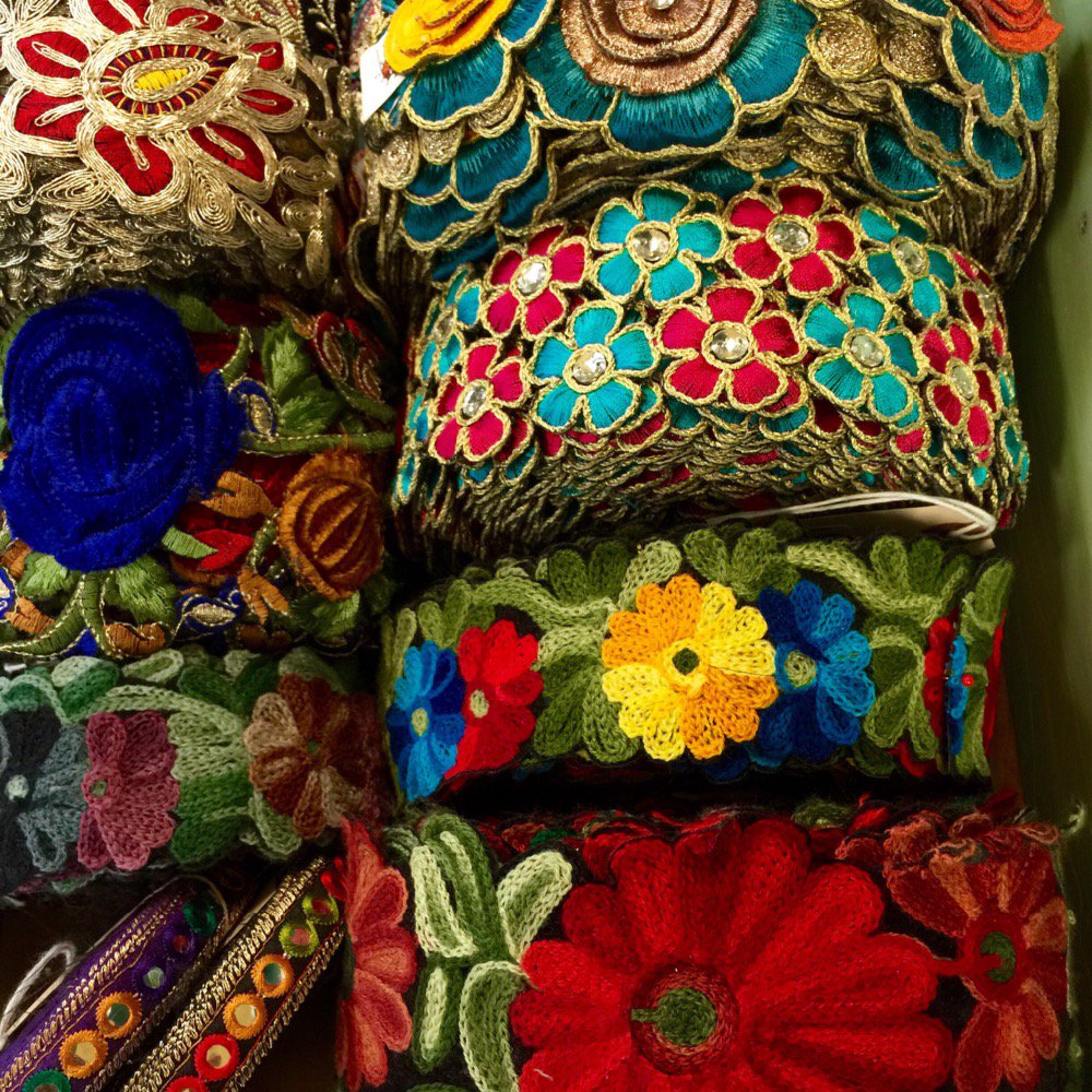 MMercantileWA's tweet photo. We have the most gorgeous trim in our shop! #embellish #projects #sewing #colors #slowfashion #makeyourclothes https://t.co/x8r2o98LFZ