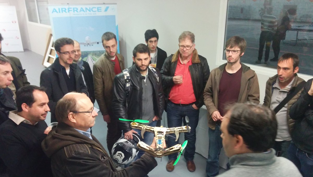 JeanLestang's tweet photo. Découverte du @FabLab_Toulouse pour un groupe d'#AirFrance. Dans 1 mois c'est le @FablabFestival #partenariat https://t.co/24pdY2vw2B