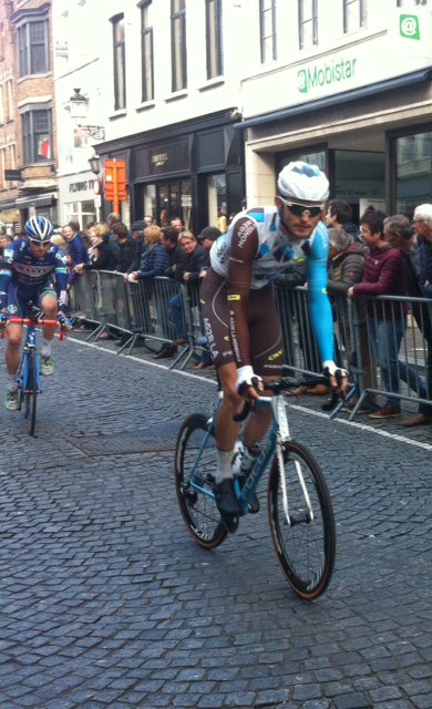 zazafago's tweet photo. Souvenirs Bruges @AG2RLAMONDIALEc  @turgech très sympathique @Danielmxm @HugoHoule  vidéo @RondeVlaanderen à venir https://t.co/3dDpWsyCbJ