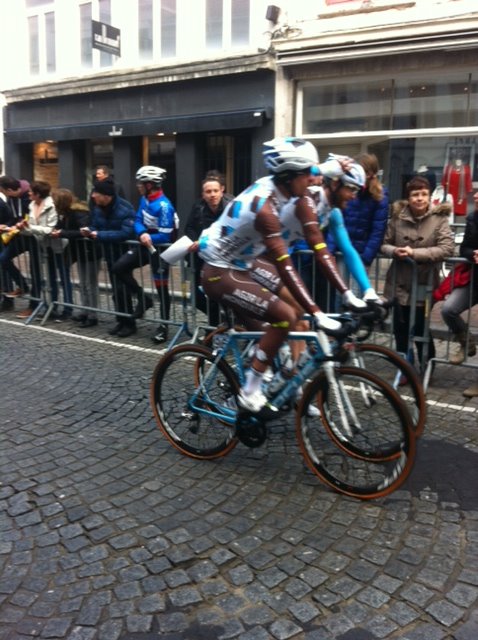 zazafago's tweet photo. Souvenirs Bruges @AG2RLAMONDIALEc  @turgech très sympathique @Danielmxm @HugoHoule  vidéo @RondeVlaanderen à venir https://t.co/3dDpWsyCbJ