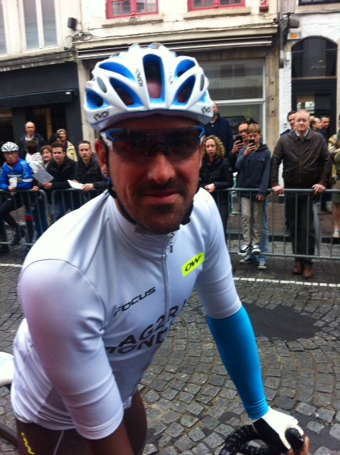 zazafago's tweet photo. Souvenirs Bruges @AG2RLAMONDIALEc  @turgech très sympathique @Danielmxm @HugoHoule  vidéo @RondeVlaanderen à venir https://t.co/3dDpWsyCbJ