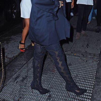 Its_North_West's tweet photo. HOW DOES SHE DO THAT https://t.co/yBs5SfcVI8