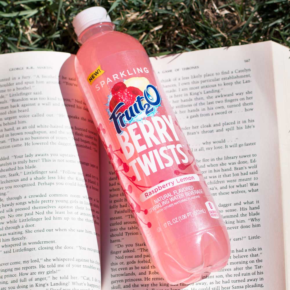 OfficialFruit2O's tweet photo. Twist up your R&amp;R with a refreshing Fruit20 Berry Twist! #GiveLifeATwist https://t.co/rWGf4HNZZT