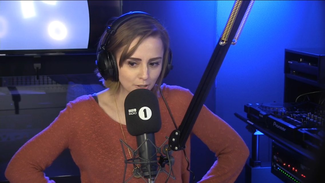 aerynpickford's tweet photo. @BBCR1 @hannahwitton #firstdaterules #InternetTakeover "Maybe you shouldn't take my advice" https://t.co/8wML5wHCaJ