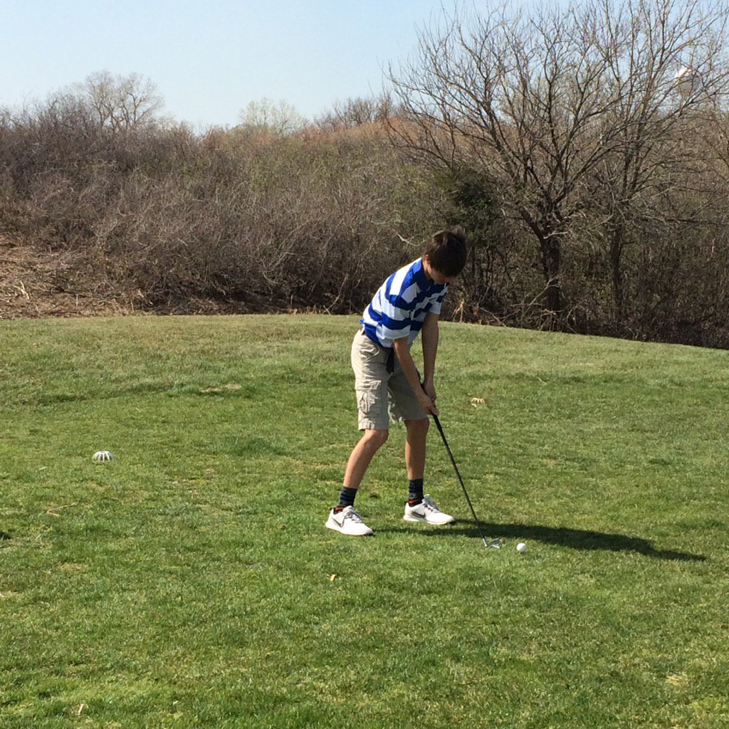 LyonsMSPrinKL's tweet photo. Nick first tee. #lyonsgolf2016 https://t.co/niB41mlm7t