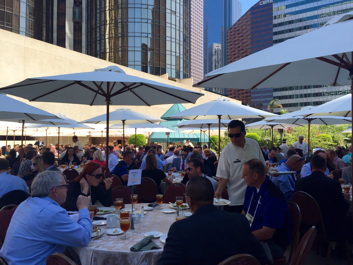 HotelPointEvent's tweet photo. Thawing out in sunny ca at #hp2016event https://t.co/TXtf5iS7ox