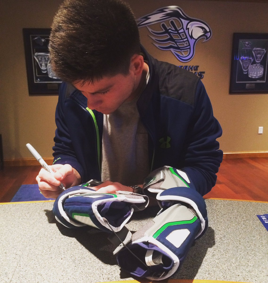 TheBayhawks's tweet photo. Want to win Tony Rossi signed elbow pads?! Purchase two single game tickets to enter! #MondayMotivation https://t.co/gB7FXOu8PQ