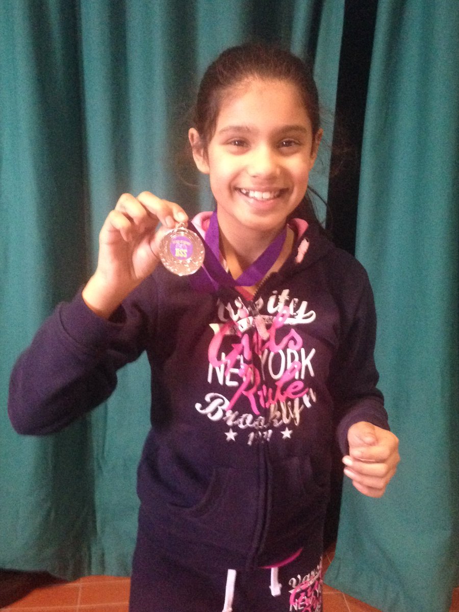 BSSStageAcademy's tweet photo. Well done Zhara for being Stage Academy Camp's Star of the Day! #superstar #sing #dance #act https://t.co/4yTRsSJhlH