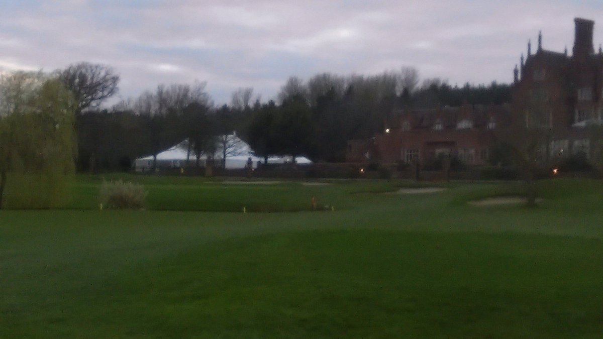 benfrost55's tweet photo. Game golf after work @scunnyplumbist working away not all that bad after all. @glenn70burton @richol33 @marhind https://t.co/g0KcWfY7n1