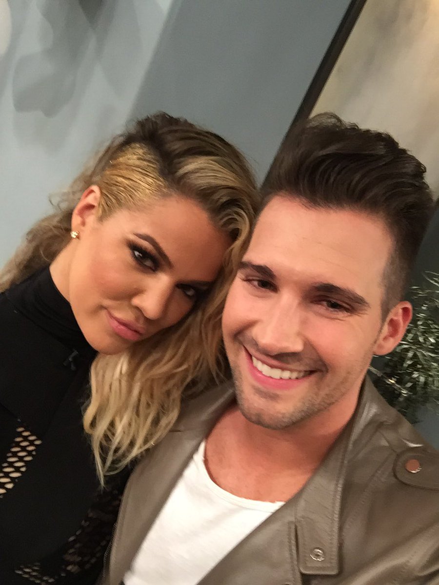 🍸🍸🍸 Wednesday 10/9c on FYI <a href="/khloekardashian/">Khloé</a>