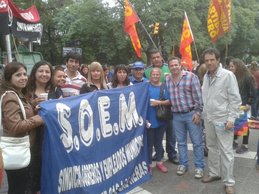 gustavocorrea77's tweet photo. En imágenes el #paronacional #unidaddelostrabajadores @Supomok @SIPESmendoza @CtaMza @ApelPrensa https://t.co/7xP3VxBLnm