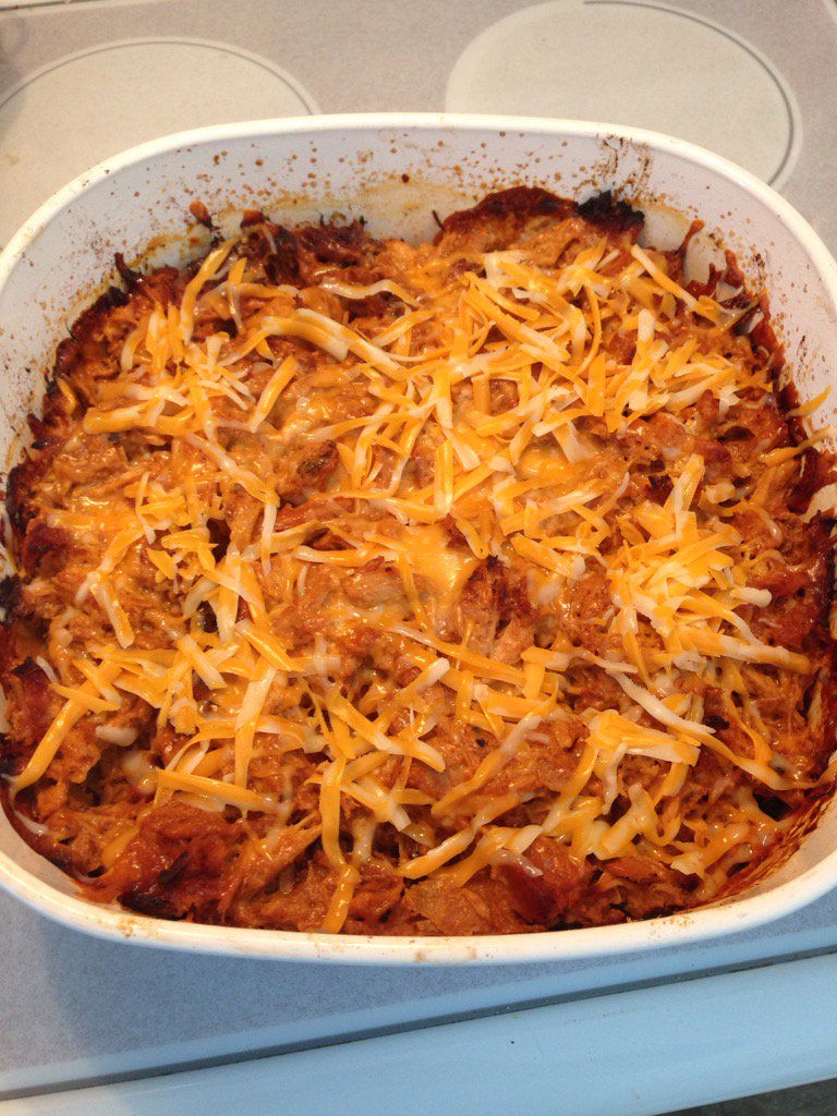 kahastie's tweet photo. My new experiment "Pulled pork casserole" smells great https://t.co/otHGECibj3