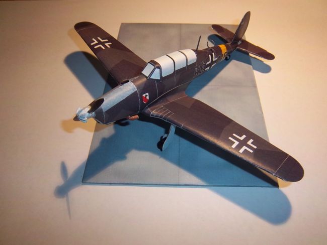 #Arado Ar 96B Free ...
Link: papercraftsquare.com/arado-ar-96b-f…
#150 #AircraftPaperModel #Ar96 #AradoAr96 #AradoAr96B