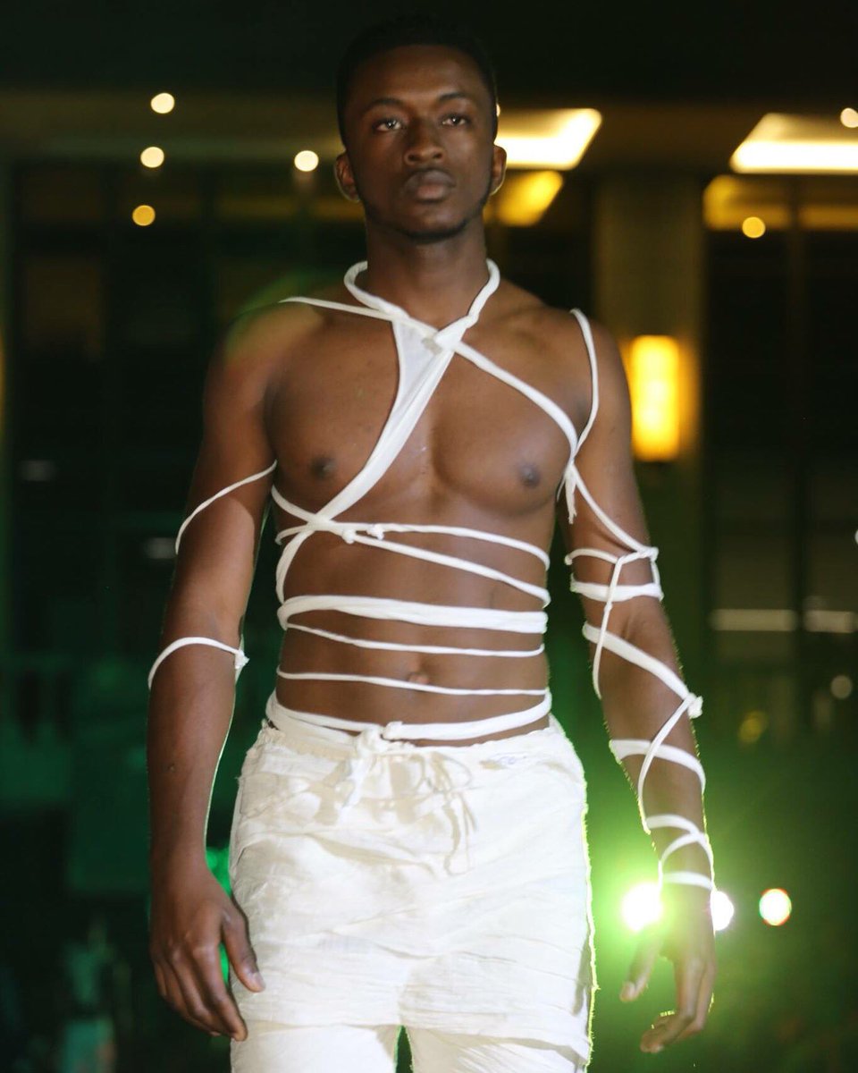 ConakryW's tweet photo. Designer : ROMZY 

#conakryfashionweek2015 https://t.co/kULTUQambV