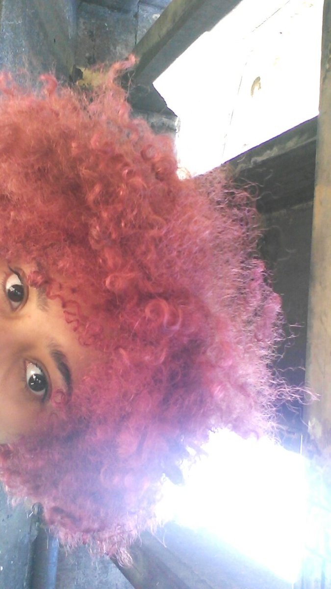 nikiavstheworld's tweet photo. #StARTGallery selfies 😜 We're opening soon https://t.co/Z59hgITavf