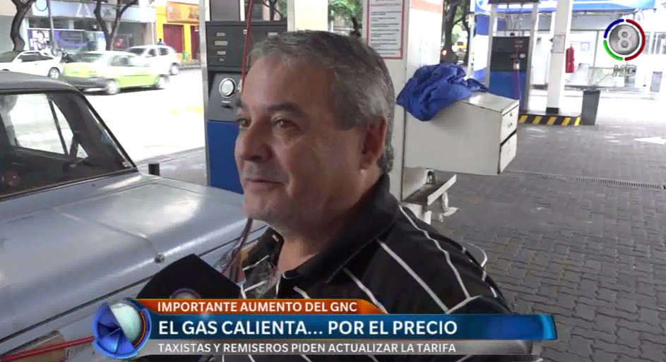 telefecordoba's tweet photo. Los automovilistas que fueron a cargar GNC se encontrar con una desagradable sorpresa: https://t.co/Mr3TOyFaQ2. https://t.co/Vua087c0Kl