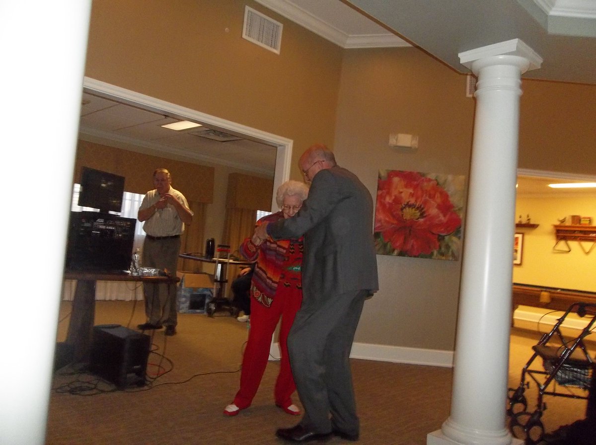 DallasCountyDAO's tweet photo. Our #DAstaff sure knows how to get down! We had lots of fun w/ our precious elderly community last week, during #TBT https://t.co/w38ndUR2hn