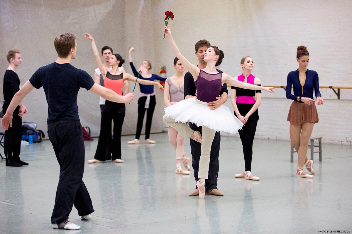 BalletMet's tweet photo. In the studio rehearsing one of the most iconic moments in Sleeping Beauty: the Rose Adagio. https://t.co/zQ0QdA0If1 https://t.co/Z4GTKYk1fr