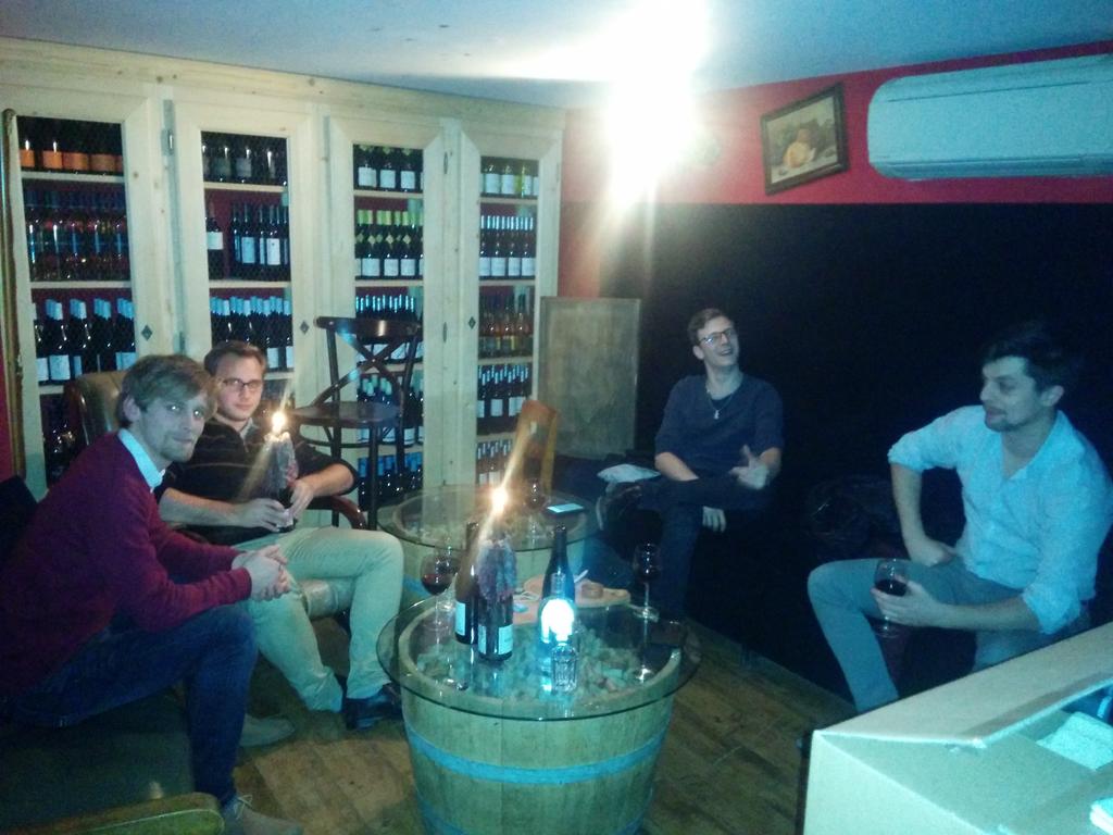 AMAMiage's tweet photo. Réunion de l'AMAM sur le lieu du prochain afterwork ! #MIAGE https://t.co/tc21TiNop5