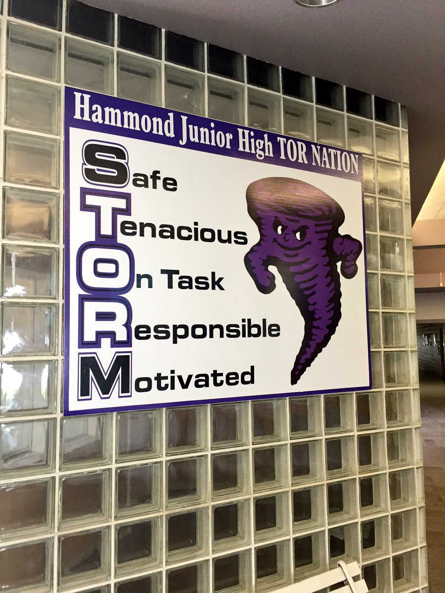 DCMichaelA's tweet photo. Wherever I go, I โค๏ธ meeting with dynamic educators! Great to meet Principal Pollard Hill in Hammond, LA #LINKmobile https://t.co/vQEer3QrJ9