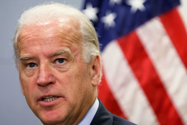 LifeNewsHQ's tweet photo. Notre Dame Faculty Call on University to Rescind Award to Pro-Abortion Joe Biden https://t.co/PTFHWTMBWb #Catholic https://t.co/z8sYPkoW1R