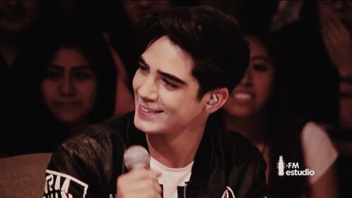CodersLGDLOffic's tweet image. La Sonrisa de @JosDice puede curar cualquier herida que la vida le haga a cualquier Coder ♥ #JosAppreciationDay
