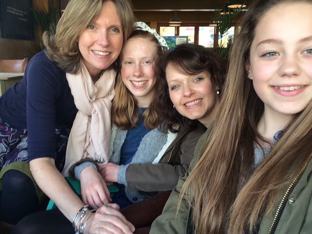 07Stringer's tweet image. Nice lunch with these lovelies x