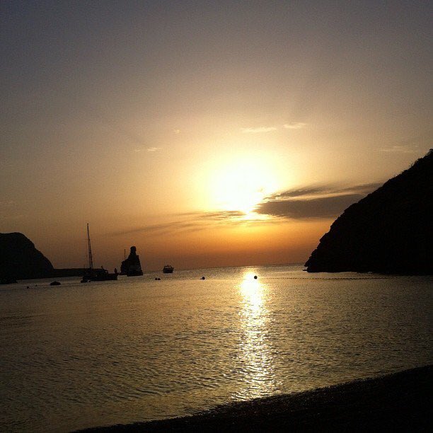 PCA24's tweet photo. Sunset 🌅
@Ldduarte22 @roabdalla @BrunaLove2 @AmaralRicardo88 @Iza_Real @gabef19 @VRMeirelles @Gdiniz8 @DiegoDiniz__ https://t.co/6X9jZRG5rZ