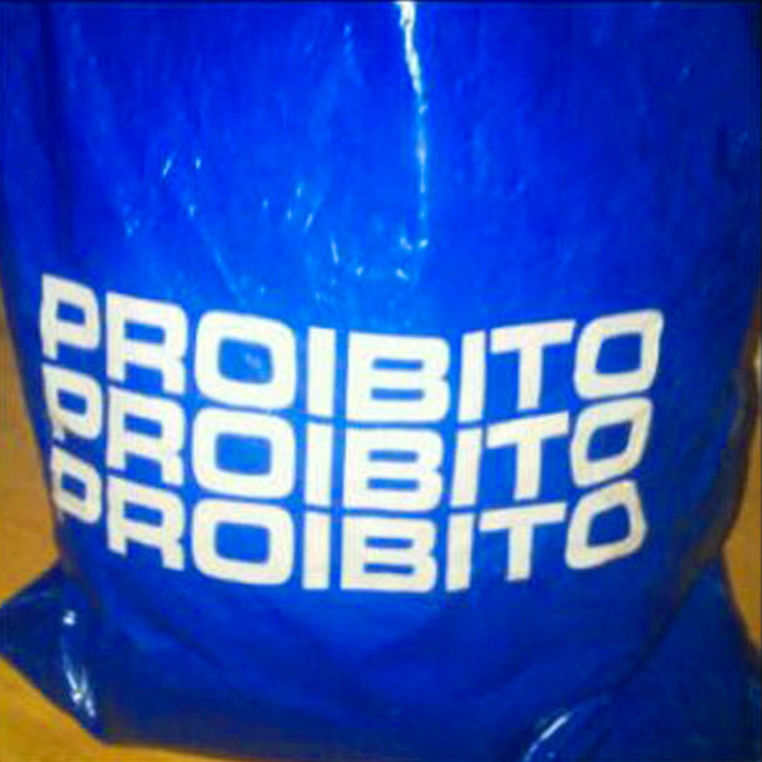 ikennamokwe's tweet photo. Man don’t know about Probito though! The garmage though! #90s #probito #nostalgia #StreetStyle #RetroFashion #style https://t.co/AFvjdsvzDN