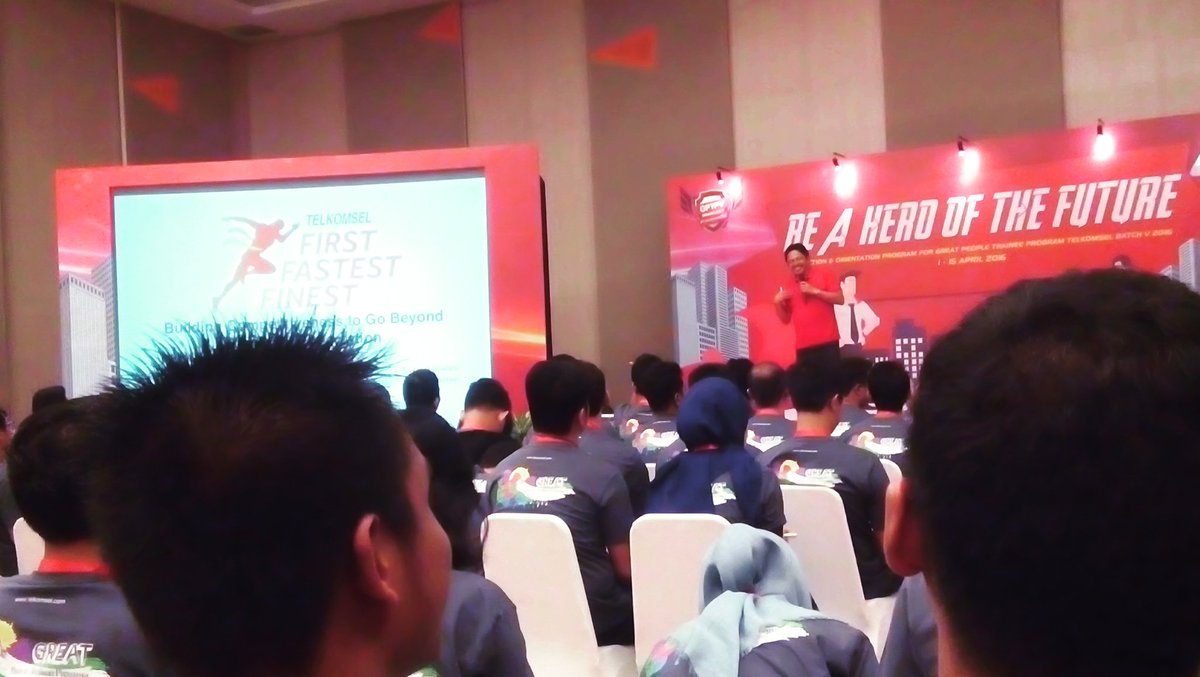 atcp15's tweet photo. ICTN(Initiative,Capability,Timwork,Network) Qted by Sukardi S.Drctr of Netwrk. #futureherot5el #telkomsel #BODquotes https://t.co/OTAclcaJEF