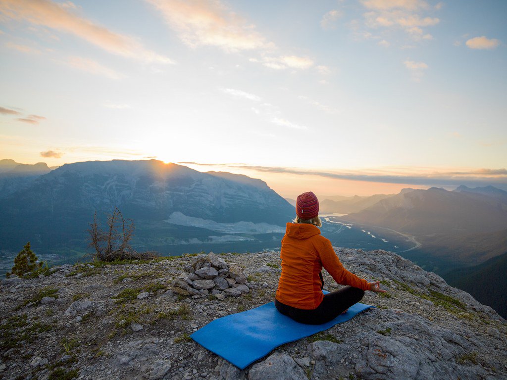 CNTraveler's tweet photo. How to feel like you went on vacation by meditating for 15 minutes (yep, it actually works) https://t.co/Fs9BQALO3K https://t.co/DtxlhbczmO