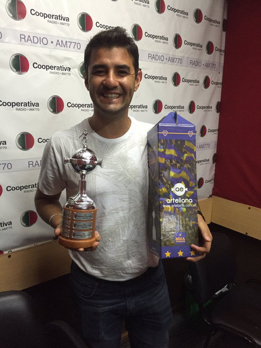 Tato_Aguilera's tweet photo. Dale RT al tweet de @SoloBocaRadio  y ganate una de estas copas Libertadores de @ArtEliana 20:55 el sorteo! https://t.co/hAGuWcrte8