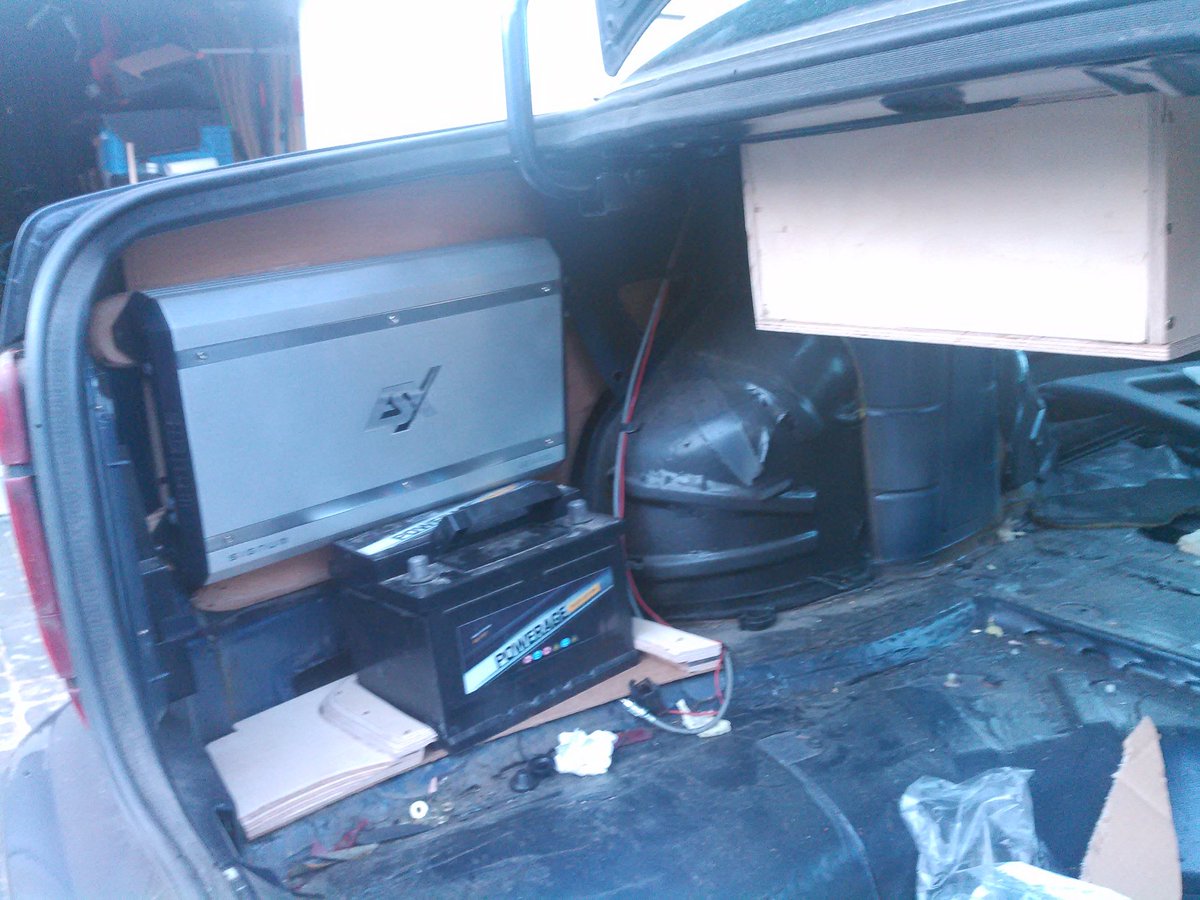 clonkfreak's tweet photo. So langsam wird das doch ;) #HiFi #Lancia #LS2LX https://t.co/58PItXiVV9