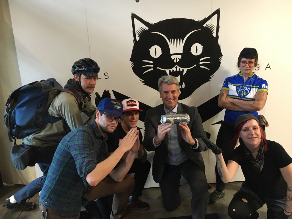 R_T_Rybak's tweet photo. Celebrating greatness in tube @TacoCat @MidtownGlobal https://t.co/SMxjgvyWOu