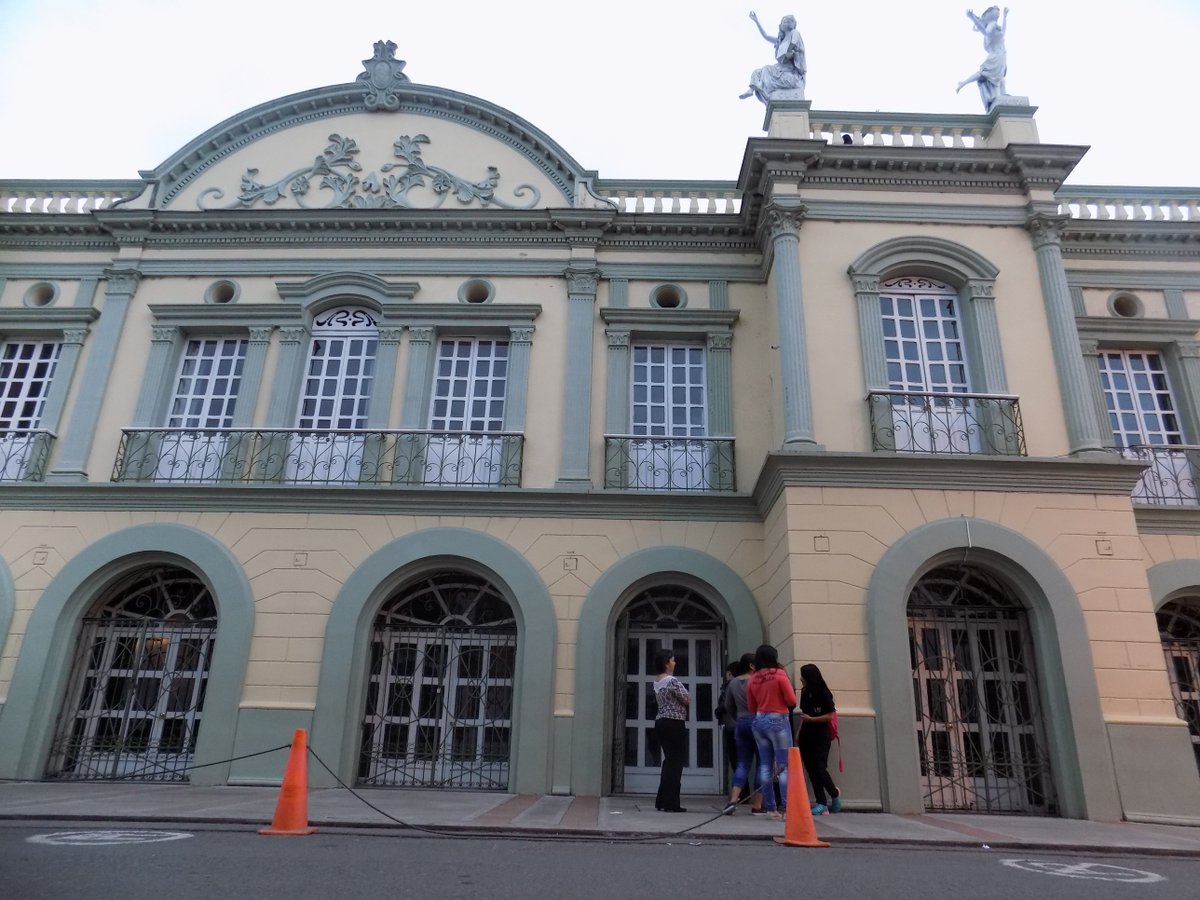 RAC_Cauca's tweet photo. Ya estamos con las puertas abiertas. Concierto #3ResidenciaOCV Teatro Guillermo Valencia #Popayán. https://t.co/kmLK8DQHHh