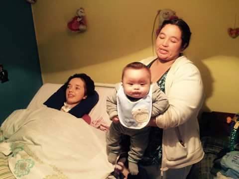 JociCabrera's tweet photo. Abuela en San Pedro de la Paz acusa que transportistas escolares han negado servicios a su nieto con Síndrome Down https://t.co/I8sd8grEvl