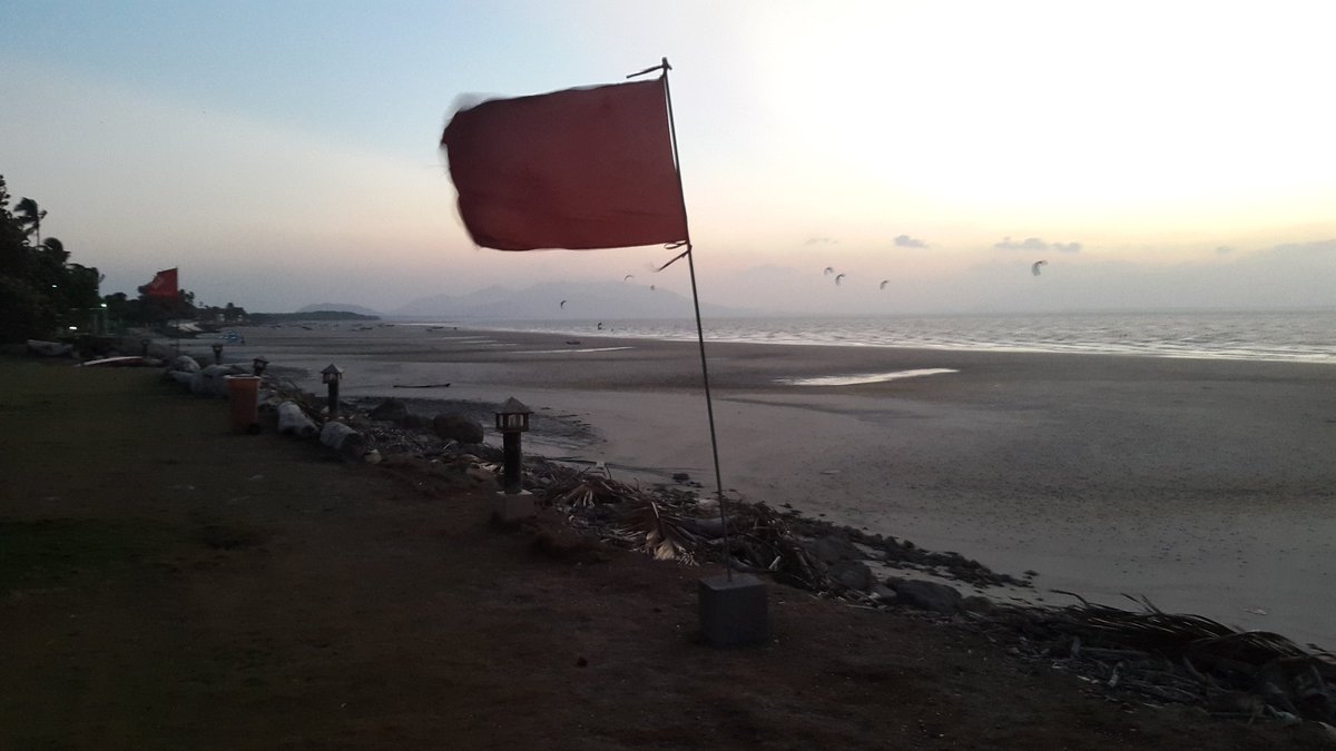 NTYResort's tweet photo. Still windtime in Punta Chame.. Sunset &amp; Kite. We Play #puntachame #kite #kiteworld #windy #summer #live #play #stay https://t.co/wOe3bgRpKC