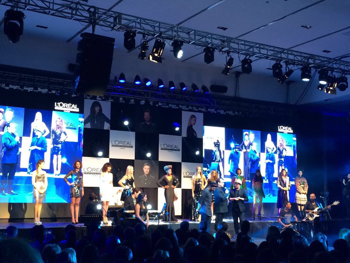 The_Maks's tweet photo. Lanzamiento de #ItLooks2016 de L'Oreal #lorealpro #KenPictonEnChile https://t.co/nCGzo8TalN
