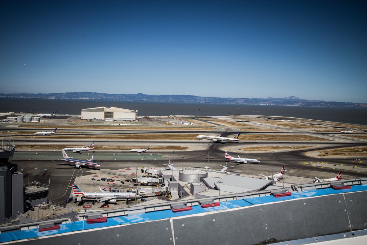 flySFO tweet picture