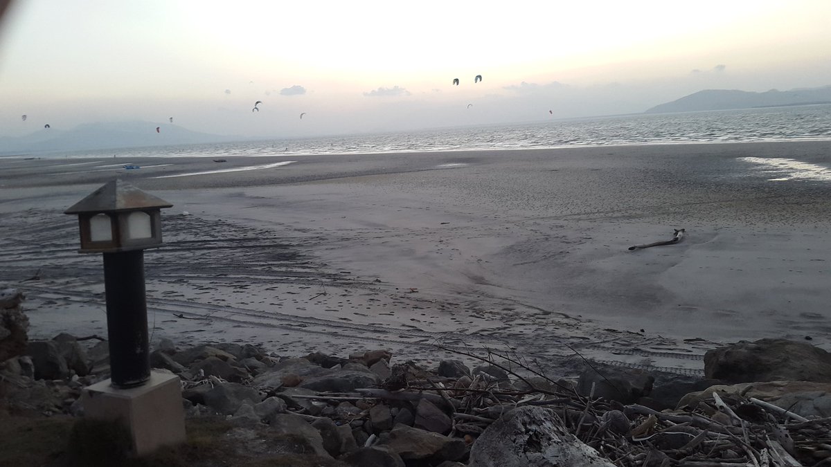NTYResort's tweet photo. Sunset &amp; Kite. Still windtime at NitroCity. #panama #puntachame #VisitPanama #panamapapers #live #play #stay #refuel https://t.co/1Z05k7XLKM